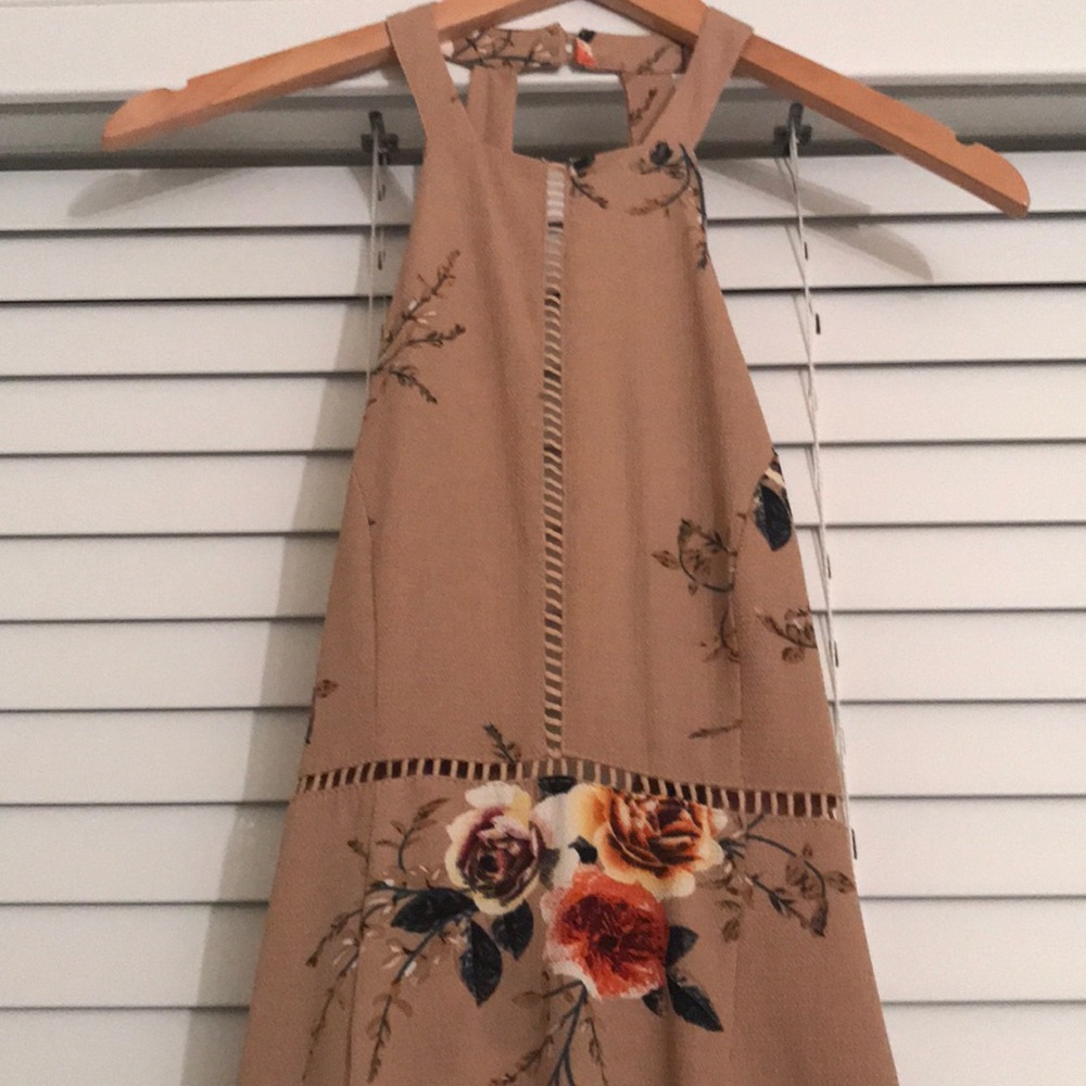 NWT Taupe floral high neck maxi dress - Picture 5 of 8